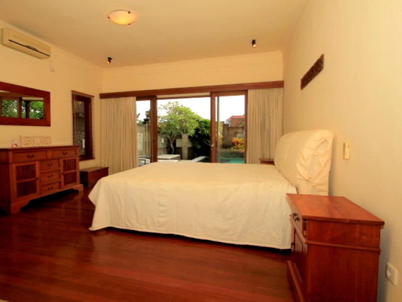 Stunning 4 Bedrooms Freehold Villa For Sale in Sanur Kibarer Stunning 4 Bedrooms Freehold Villa For Sale in Sanur Kibarer
