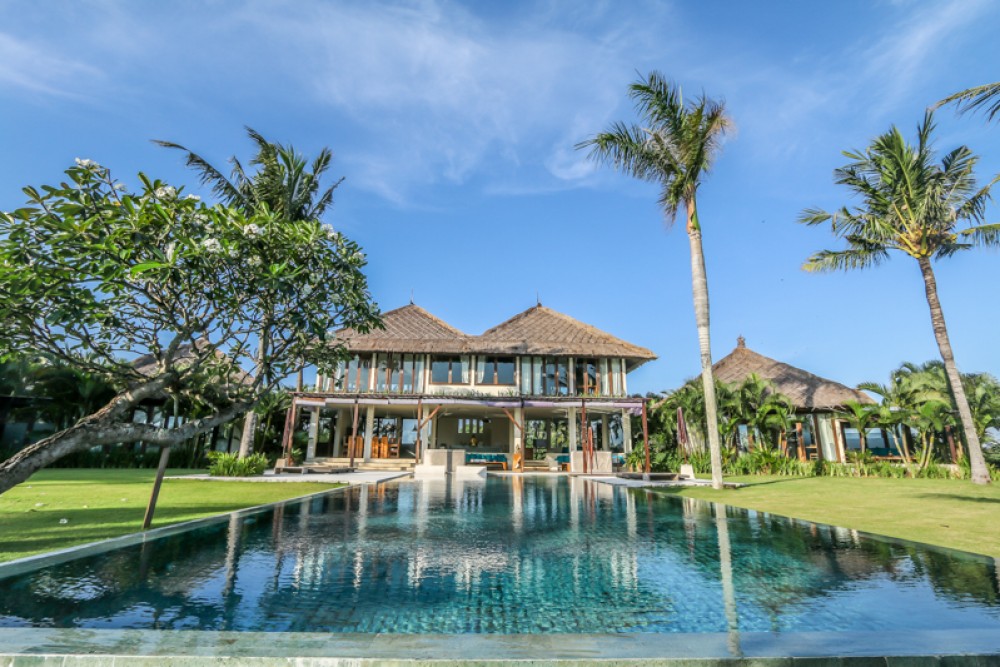 Villa For Sale in Bali Beachfront