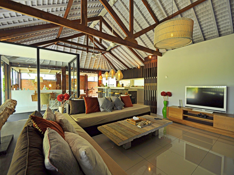 Rumah bertingkat dan mewah di kawasan Seminyak, Bali
