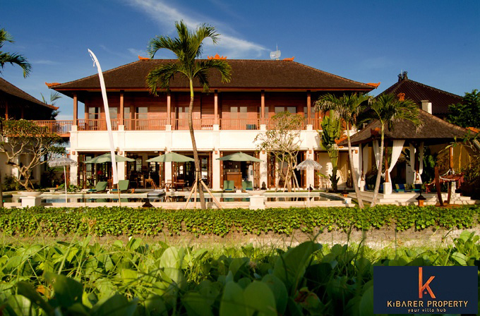 Amazing Luxury Villa, Absolutely Beach Front!