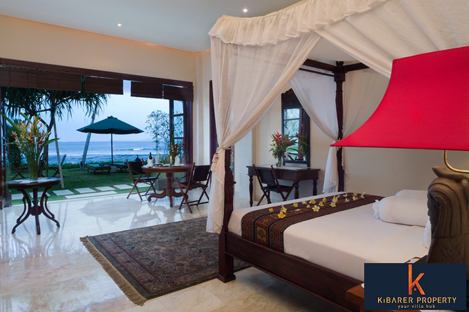 Menakjubkan Luxury Villa, Absolutely Beach Front!