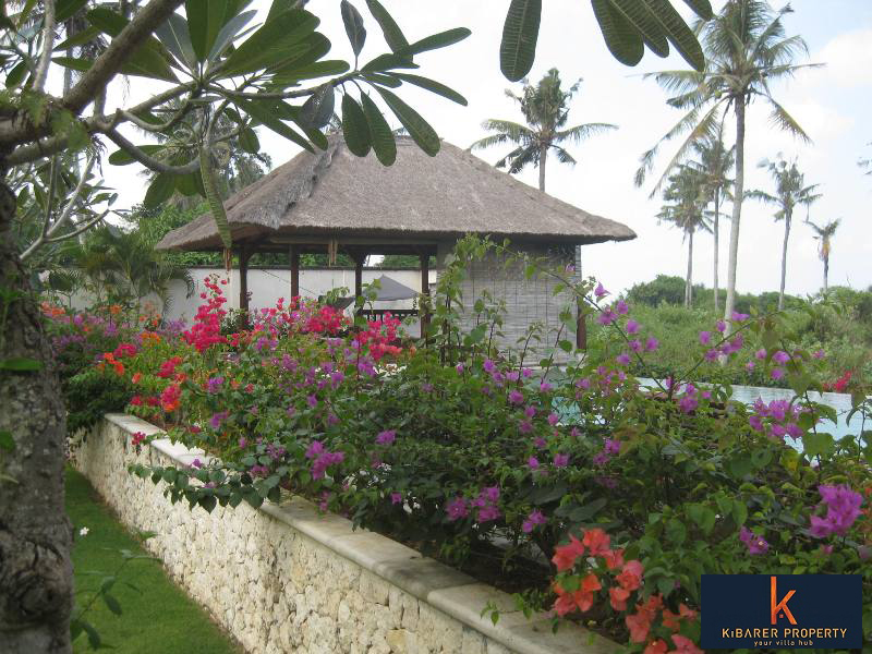 Confortable villa de bord de mer à vendre à Canggu Leasehold 3 chambres