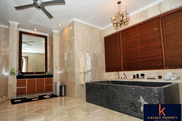 Luxurious 6 Bedroom Freehold Real Estate in Ungasan