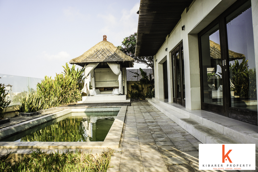 Villa à vendre avec grand terrrain 2 chambres à Uluwatu