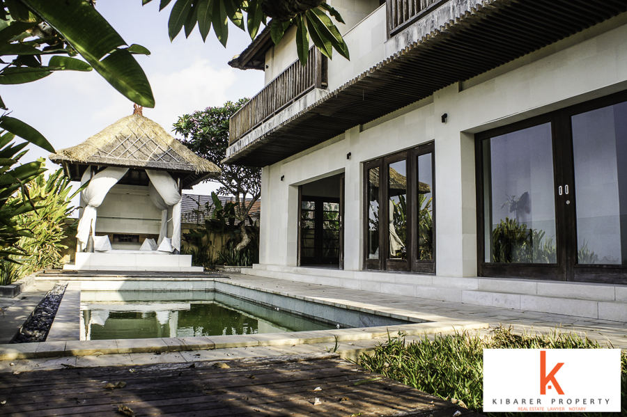 Villa à vendre avec grand terrrain 2 chambres à Uluwatu