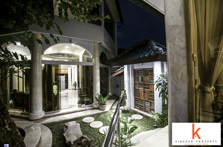 Modern Balinese Villa for Sale in the very Heart of Seminyak