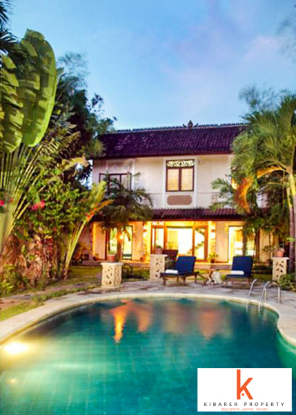 Villa Bali modern Dijual di The Heart of Seminyak