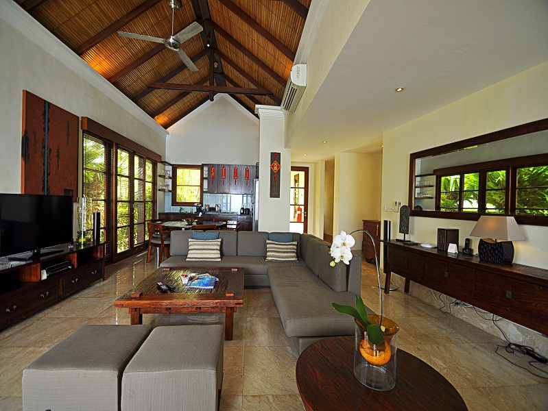 Villa modern dan mewah di Bukit