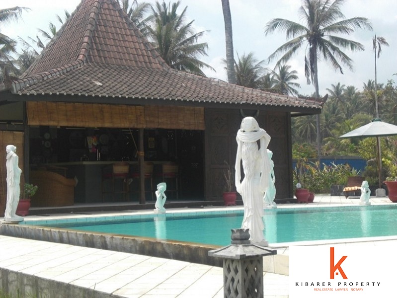 Amazing Traditional 8 Bedrooms Beachfront Real Estate for Sale in Pekutatan Jembrana