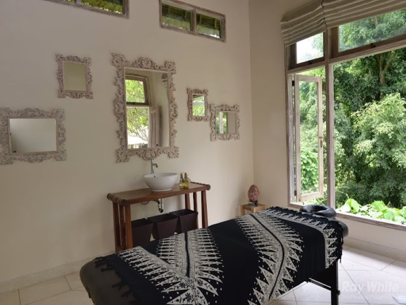 Artistic 5 Bedrooms Riverside Leasehold Real Estate for Sale In Cepaka Tabanan