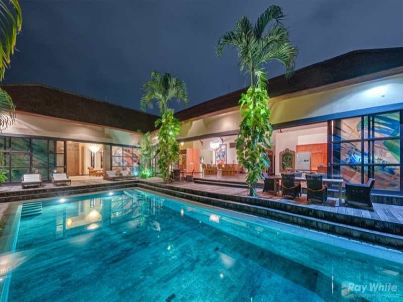 Luxury Boutique Leasehold 7 Bedroom Hotel For Sale In Canggu