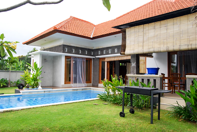 Luxurious Five Bedrooms Freehold Villa for Sale in Canggu