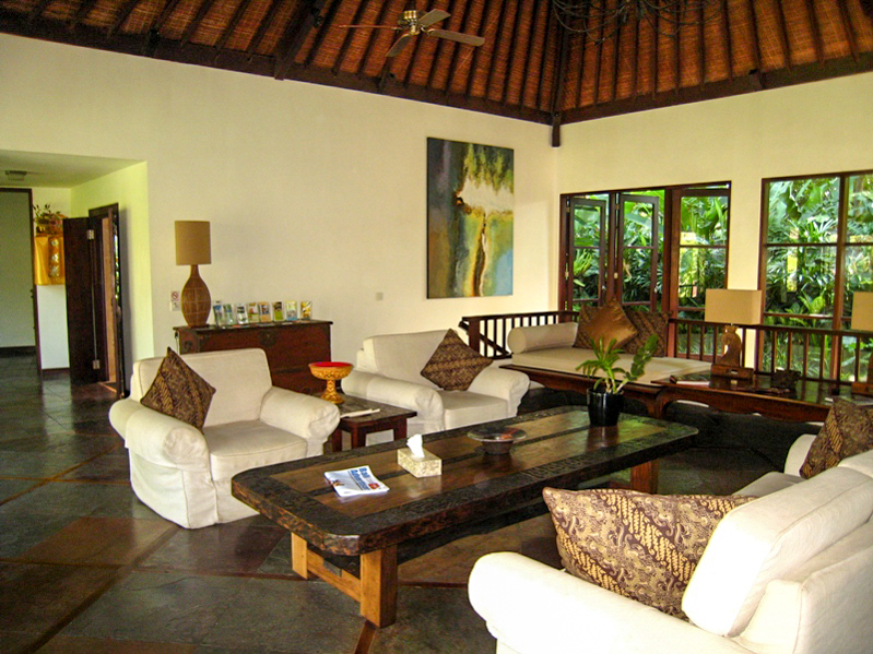 Indah modern Bali Villa Dijual di Ubud