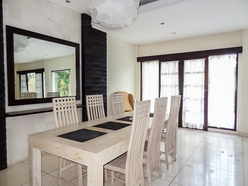 Cozy Freehold Villa Dijual Dekat dengan Pantai Berawa