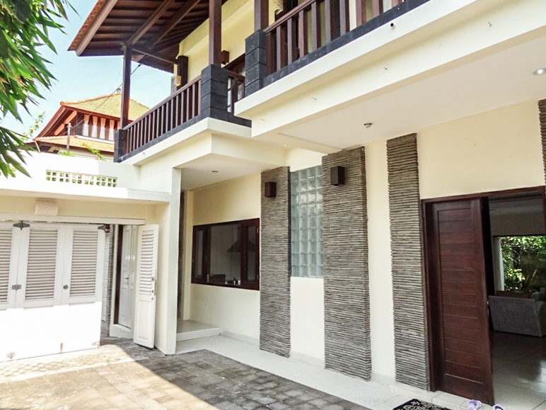 Cozy Freehold Villa Dijual Dekat dengan Pantai Berawa