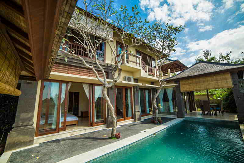 Modern Mix Tradisional Villa Dijual di Bukit