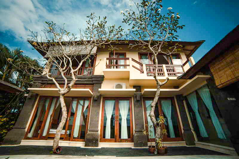 Modern Mix Traditional Villa for Sale in Bukit