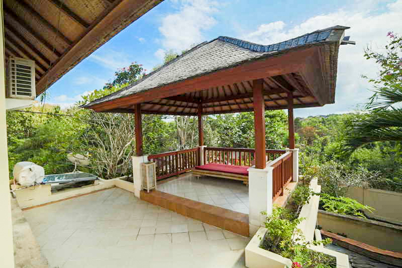 Modern Mix Tradisional Villa Dijual di Bukit