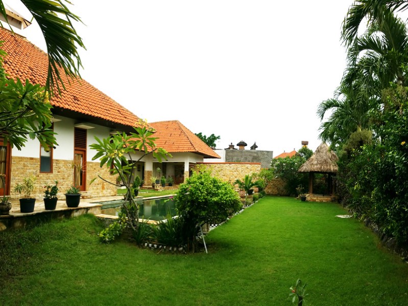 Luxurious Five Bedrooms Freehold Villa for Sale in Canggu