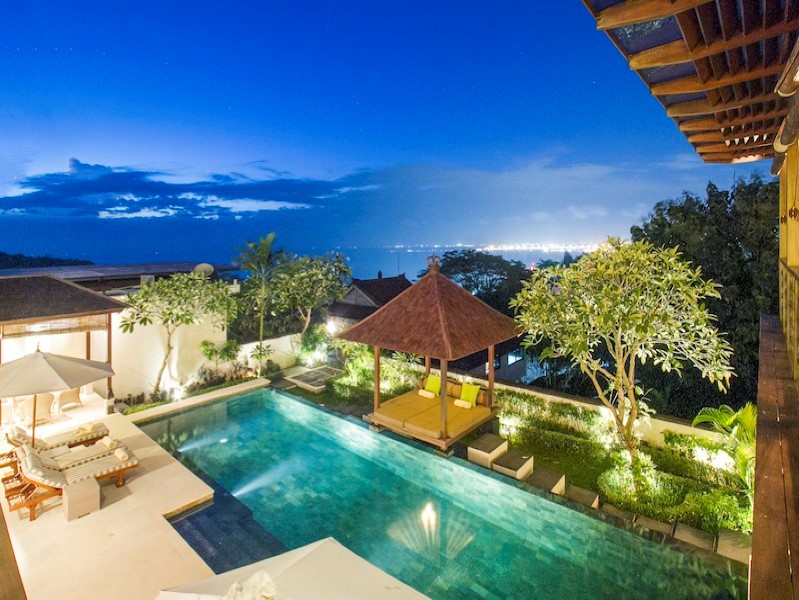 Four Bedrooms Freehold Hilltop Real Estate For Sale in Jimbaran Bay