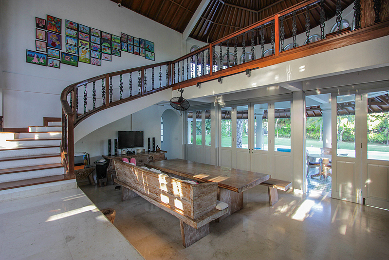 Freehold Villa Dengan Tanah Luas Dijual di Umalas