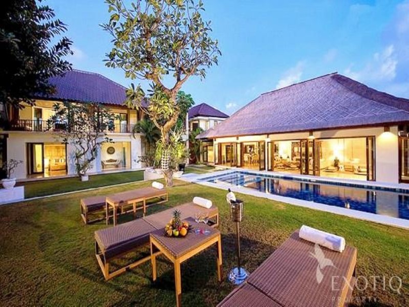 Indah Kontemporer Bali 4 Kamar Tidur Freehold Real Estate di Oberoi Dijual