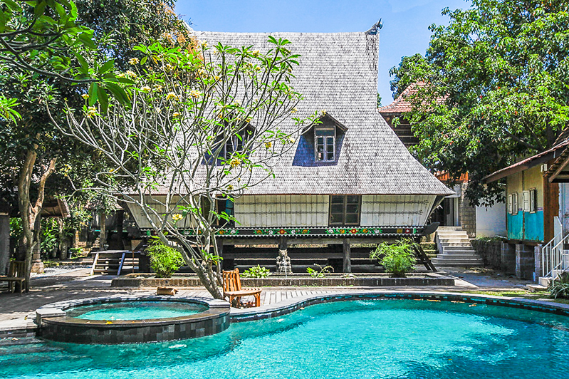 Spacious traditional villa for sale in Canggu