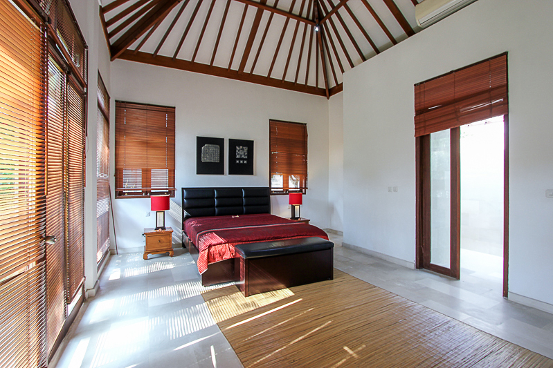 Amazing villa with spacious land for sale in Tabanan