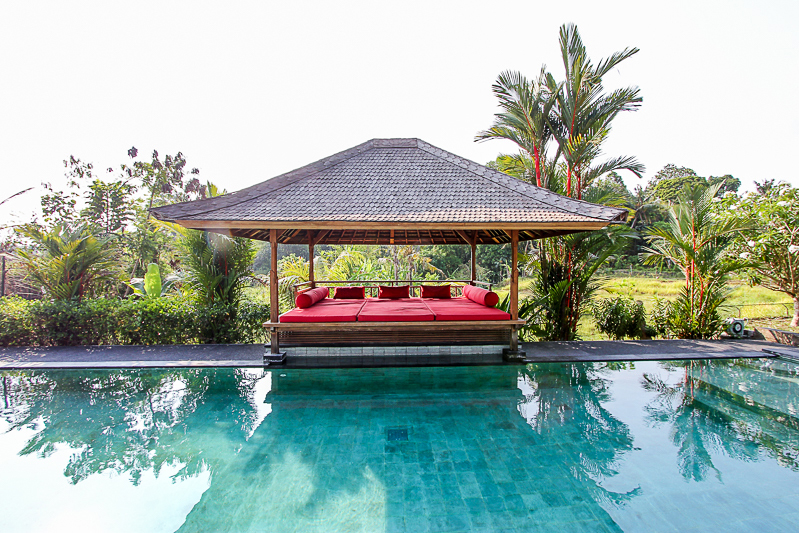 Incroyable villa avec la terre spacieuse à vendre en Tabanan