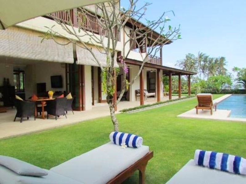 Beautiful Beachside 3 Bedrooms Freehold Real Estate For Sale in Tabanan