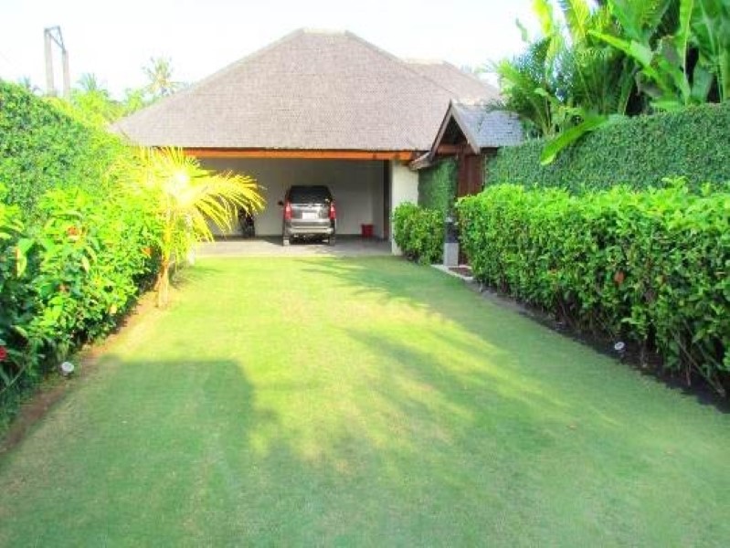 Beautiful Beachside 3 Bedrooms Freehold Real Estate For Sale in Tabanan