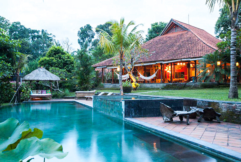 Luxurious Five Bedrooms Freehold Villa for Sale in Canggu