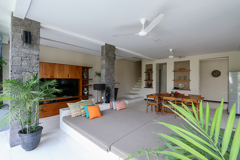 Villa bertingkat modern dan nyaman di kawasan Kerobokan