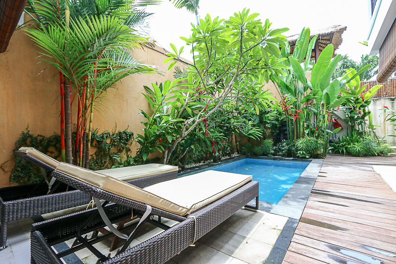 Dua tingkat villa yang nyaman untuk dijual di daerah damai Canggu
