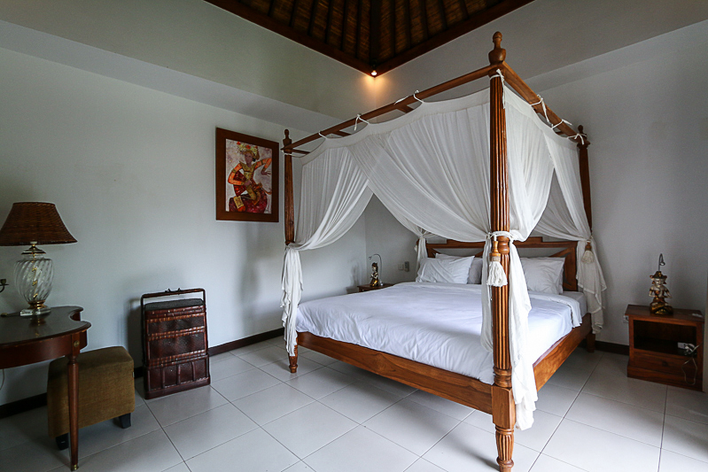 Dua tingkat villa yang nyaman untuk dijual di daerah damai Canggu