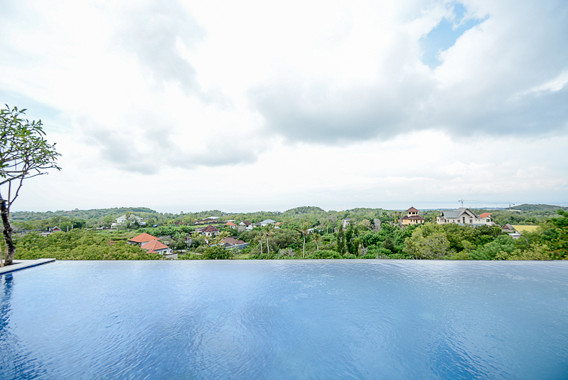 Villa megah dan mewah di puncak bukit Pecatu