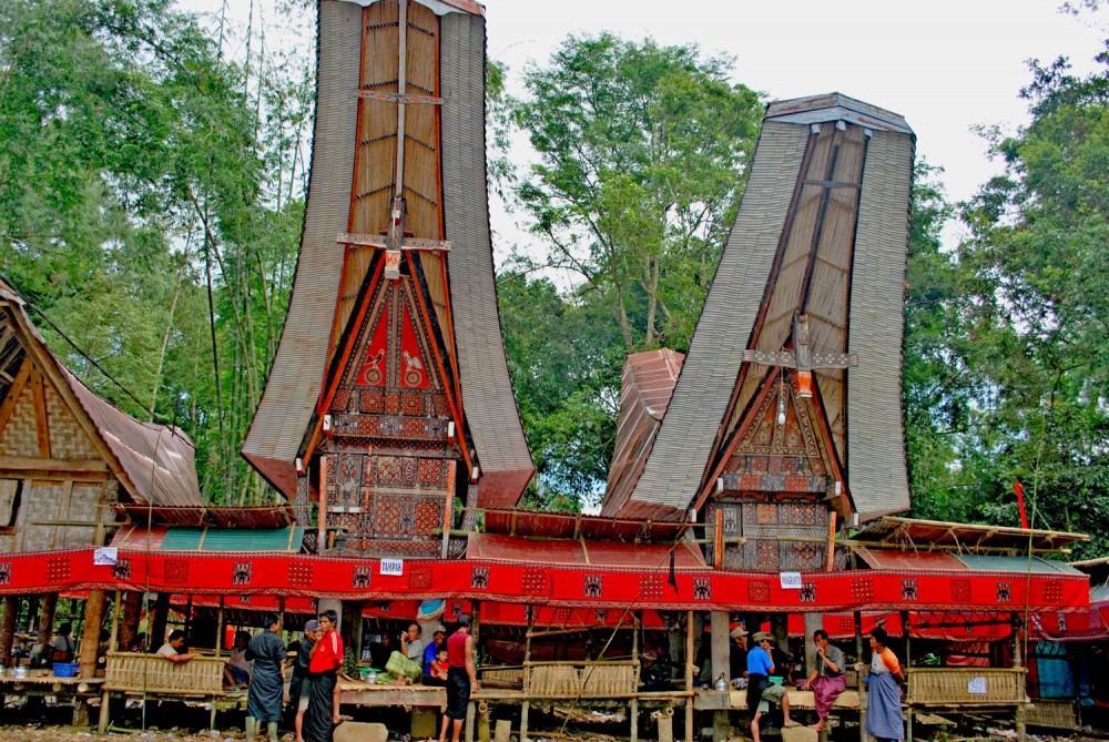 Unique Funeral Traditions Of Tana Toraja South Sulawesi