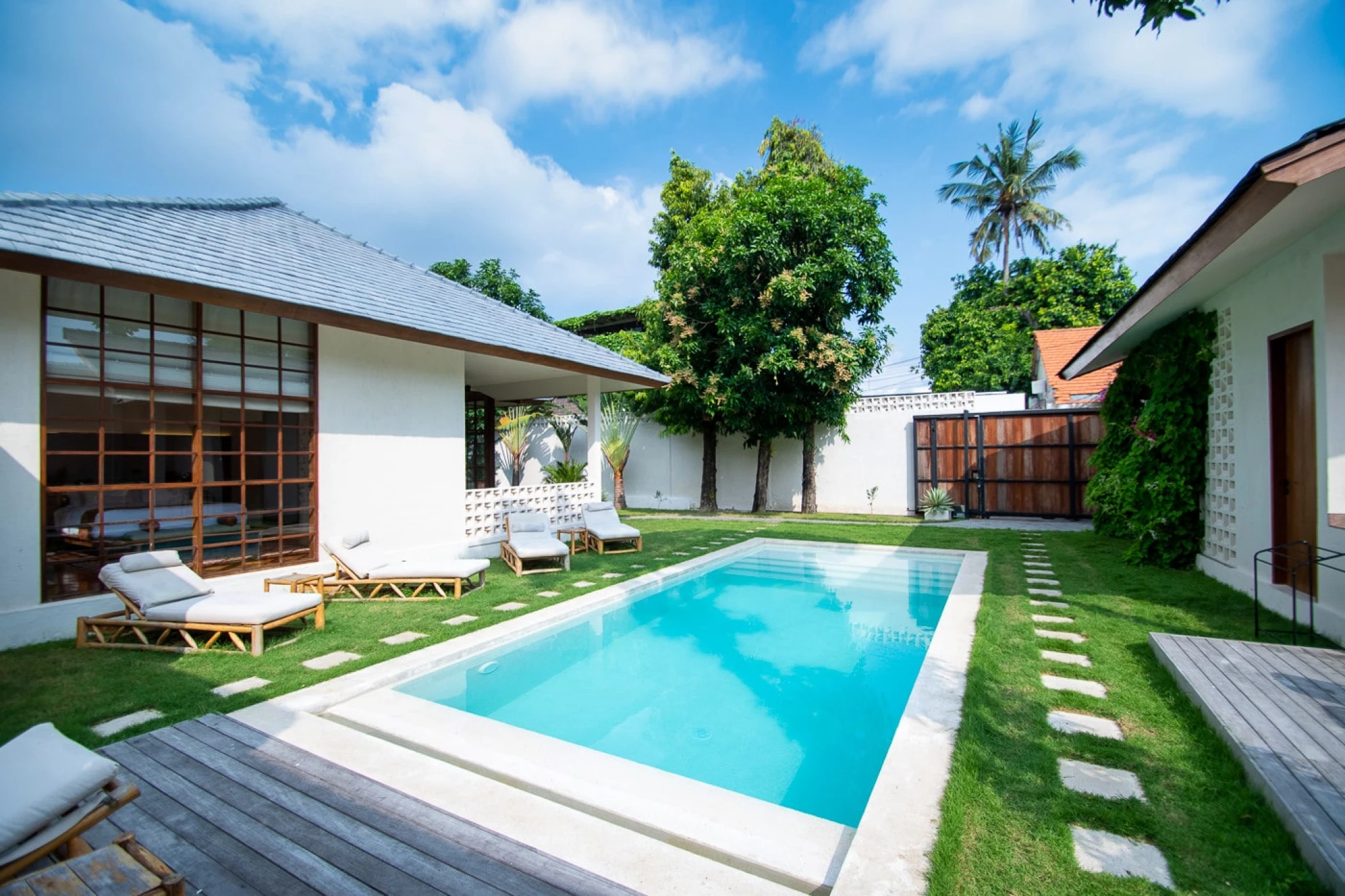 invest in seminyak