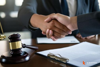 what is a notary in indonesia, and what role do they play in property transactions?