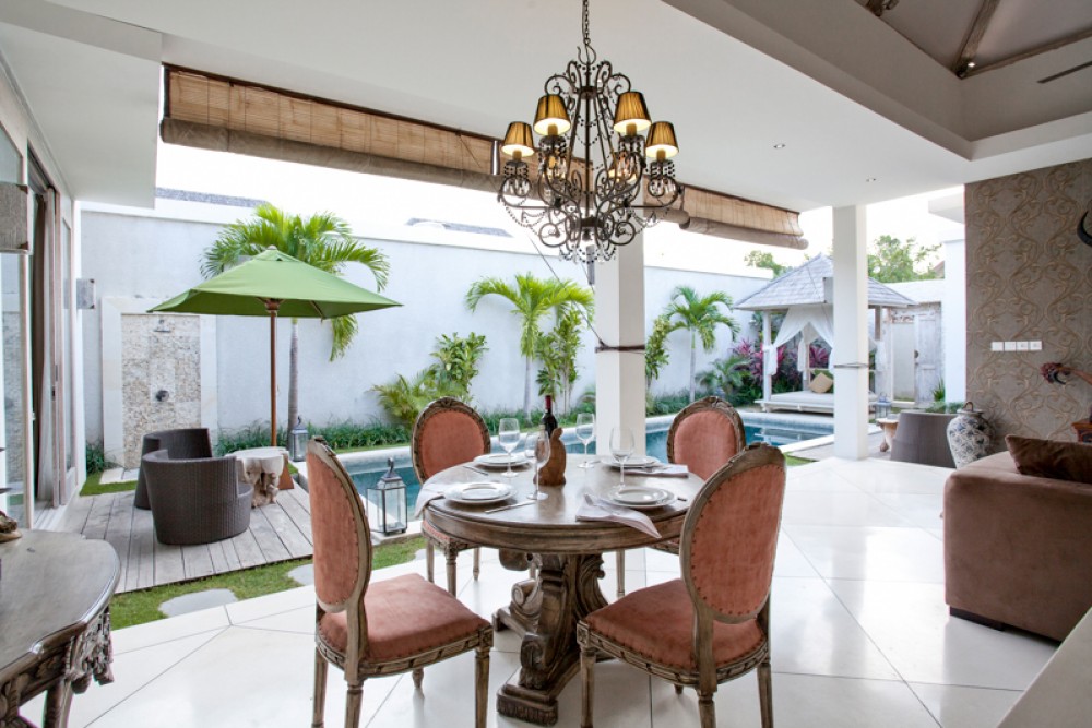 VILLA STYLEE MODERNE A VENDRE A SEMINYAK