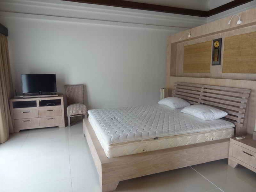Ideal 5 Bedrooms Investment Property For Sale in Umalas