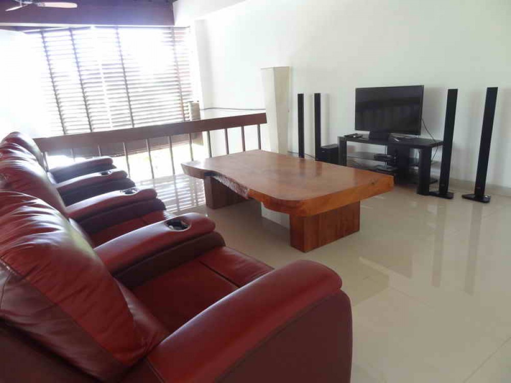 Ideal 5 Bedrooms Investment Property For Sale in Umalas