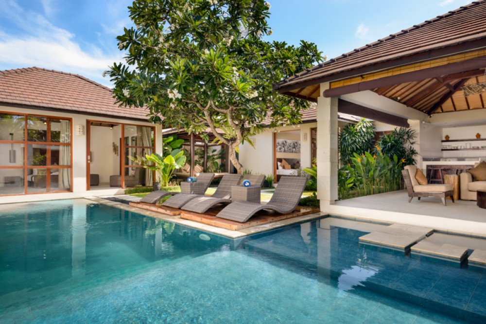 "Kompleks villa megah dan indah di kawasan Seminyak