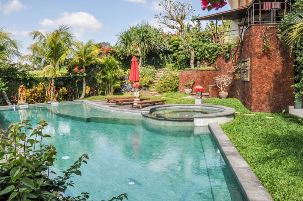 VILLA MAGNIFIQUE ET PAISIBLE EN VENTE À CANGGU