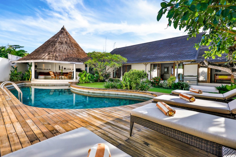 Amazing traditional villa for sale in Seminyak Kibarer Property