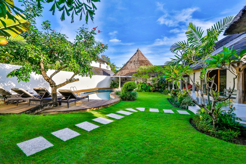Amazing traditional villa for sale in Seminyak Kibarer Property