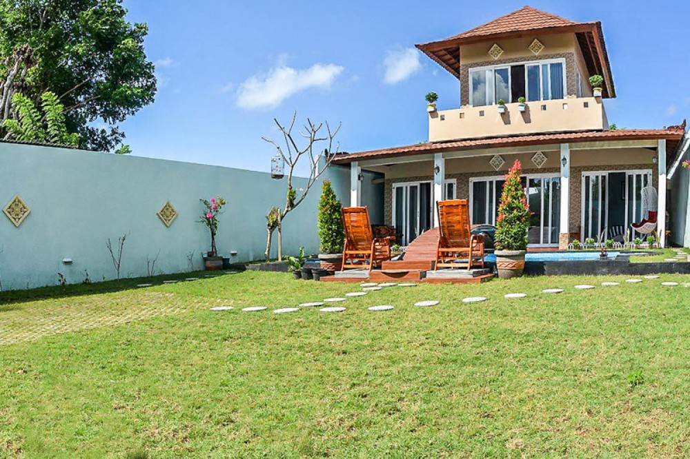 Luxurious Five Bedrooms Freehold Villa for Sale in Canggu