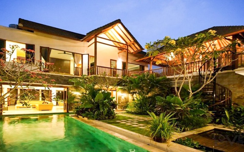 Prime location four bedrooms villa for sale in Seminyak