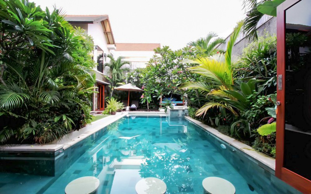 Meilleur emplacement quatre chambres villa à vendre à Seminyak