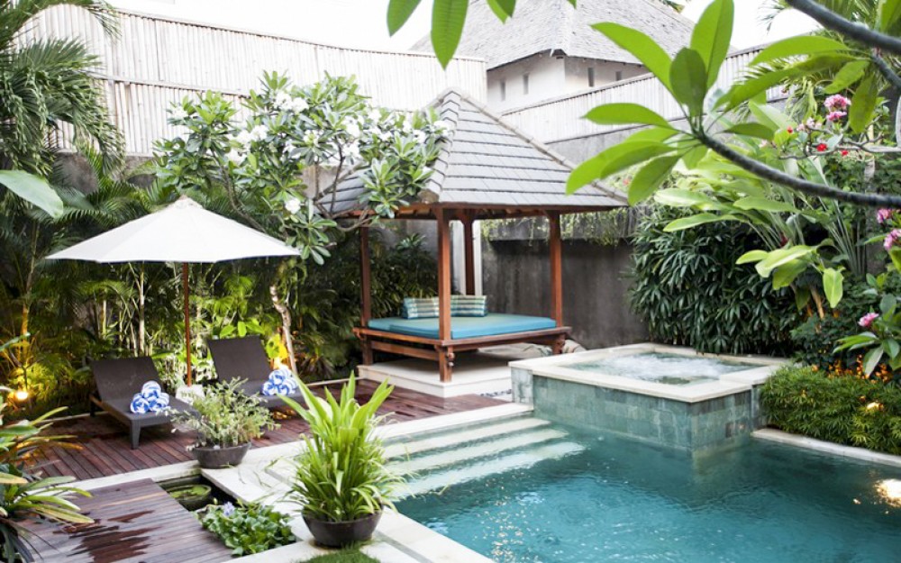 Meilleur emplacement quatre chambres villa à vendre à Seminyak